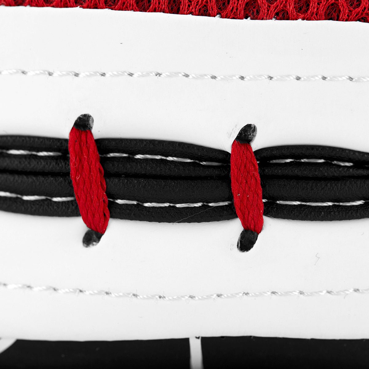 Brave Punch Mitt - Flat Focus Mitt